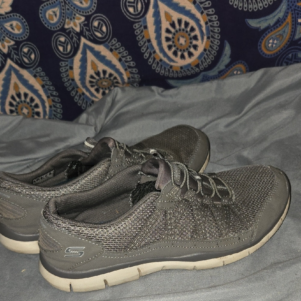 Skechers Memory Foam Gray Slip On Size 9